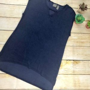 CHICOS Travelers sleeveless keyhole tank Sz0